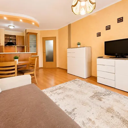 Sunny - Location & Free Parking